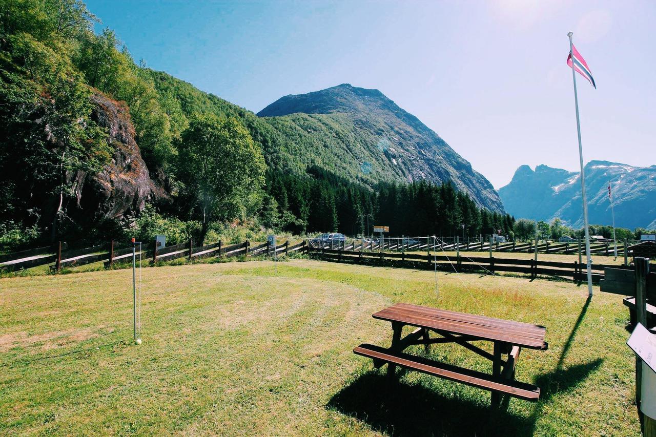 Trollstigen Resort Andalsnes Exterior photo